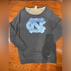 Womens UNC Nike Crewneck Sweatshirt size medium